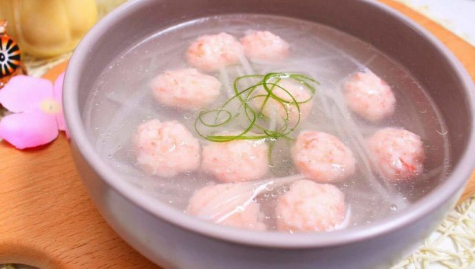 虾丸萝卜汤 宝宝健康食谱