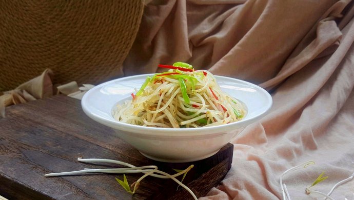 凉拌绿豆芽
