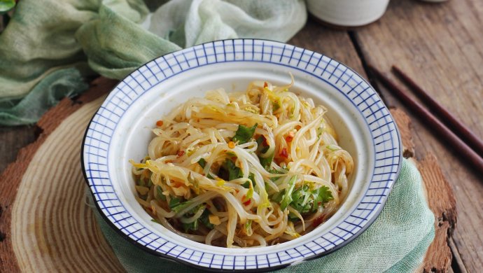 凉拌绿豆芽