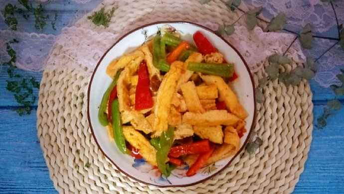 青红椒炒油豆腐条