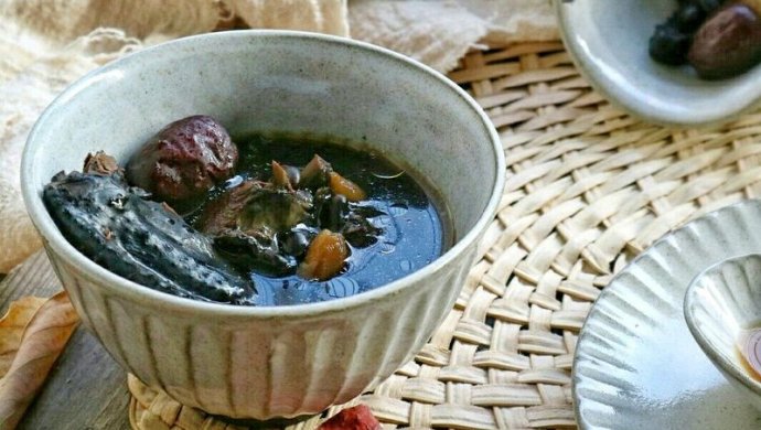 黑豆乌鸡汤