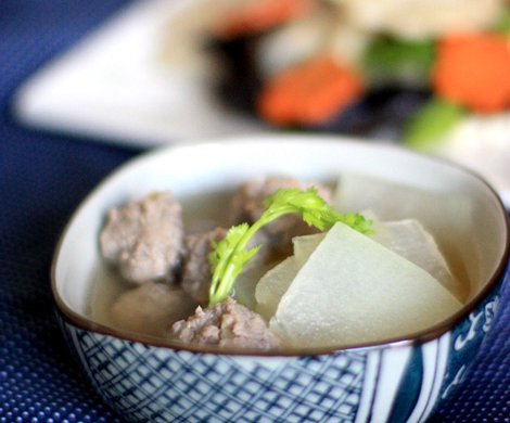 冬瓜汆丸子――假期给宝宝做的美食之一