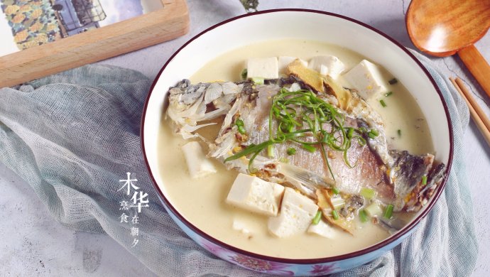 鲫鱼豆腐汤