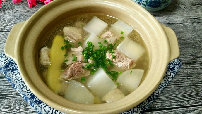 清炖牛肉萝卜汤