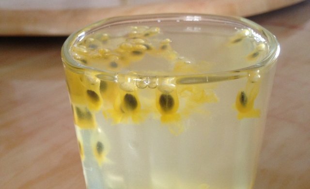 百香果冰糖水/百香果蜂蜜汁