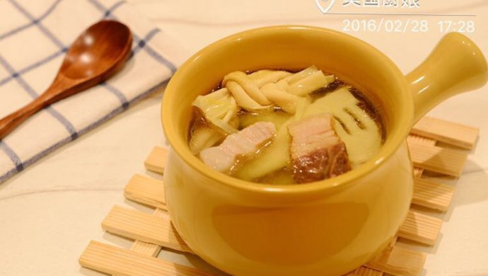 教你炖出一碗最鲜的清汤-腌笃鲜（附自制咸肉做法）