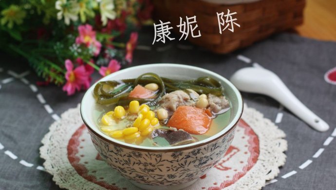 海带玉米排骨汤