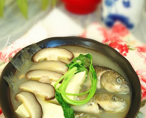 香菇豆腐鲫鱼汤――冬季暖身