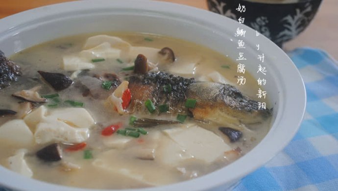 鲫鱼豆腐汤