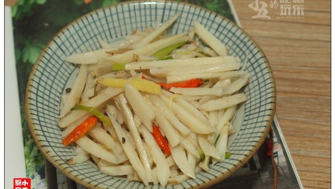 炝炒藕丝：家常田园小炒