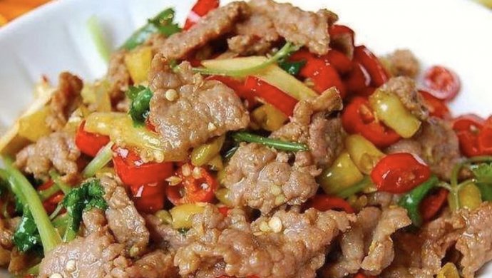 小炒牛肉（肉嫩味香）