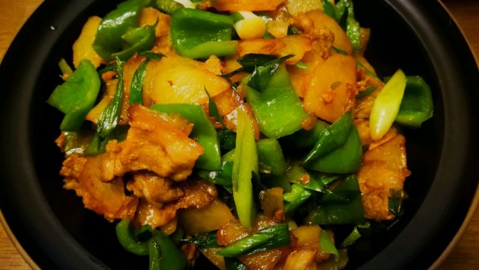 土豆青椒小炒肉 微辣咸鲜下饭菜