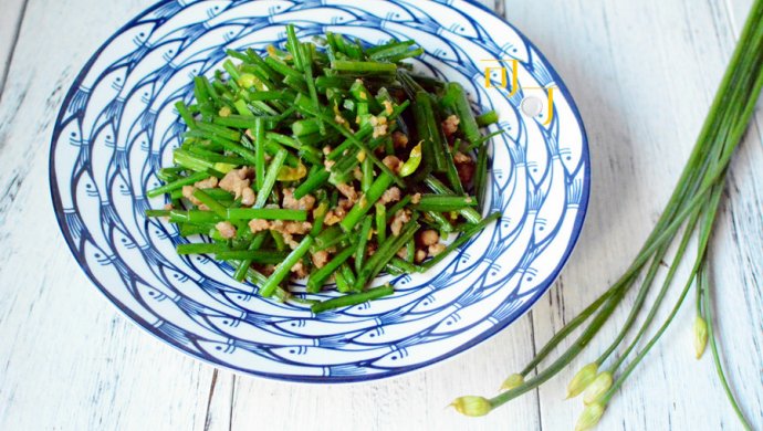 韭菜花炒肉末：家常快手小炒