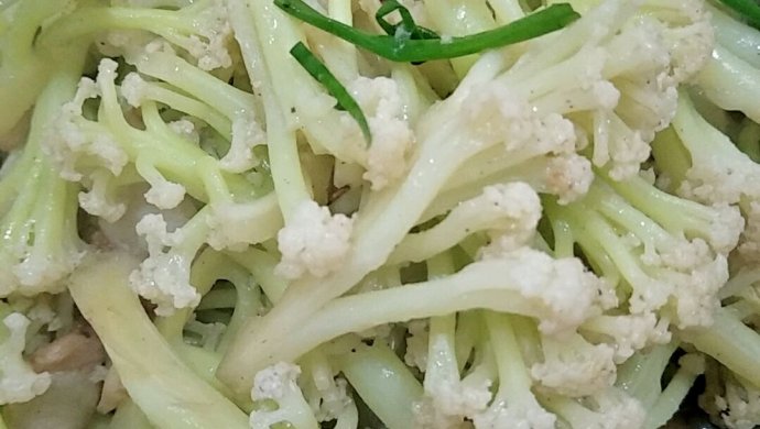 五花肉炒菜花