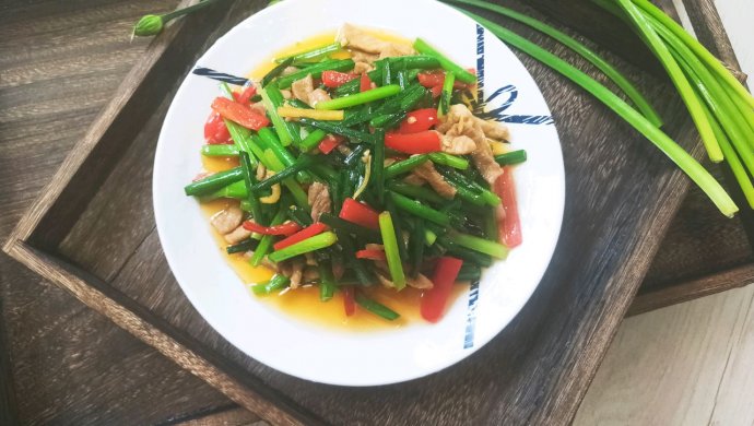 韭菜苔肉丝-炒菜只需六十秒