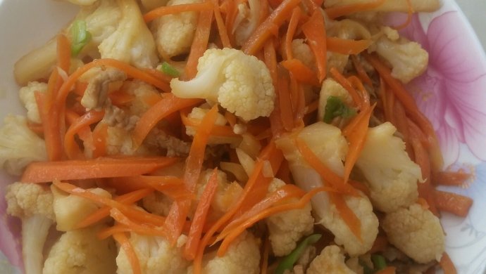 胡萝卜肉丝炒菜花