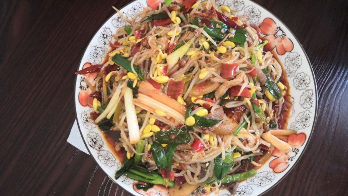 农村酒席必有炒菜之炒豆芽