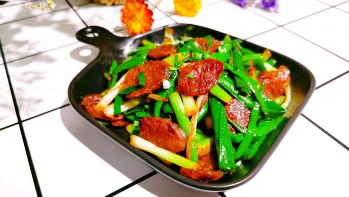 家庭小炒菜【蒜苗炒腊肠】