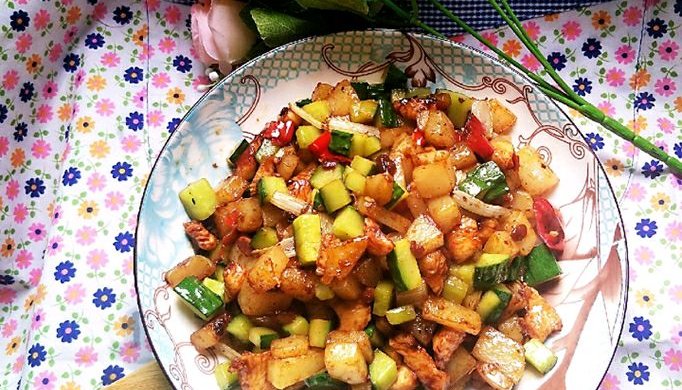 小炒鸡肉丁