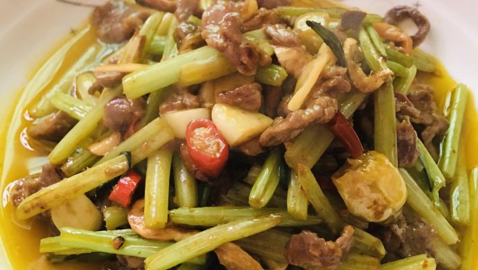 懒人炒菜牛肉炒芹菜