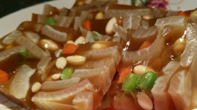 五彩肉皮冻