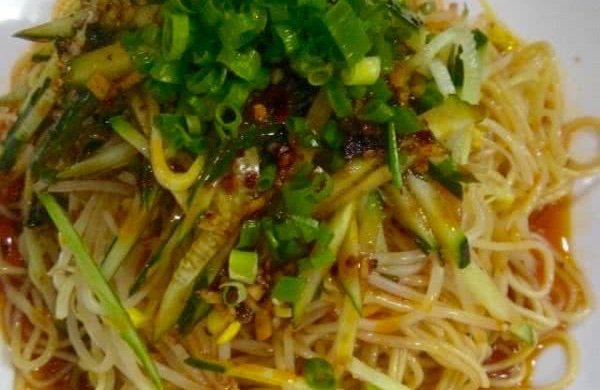 四川特色小吃:凉面