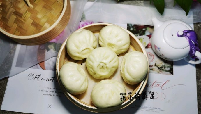 酸菜肉包子