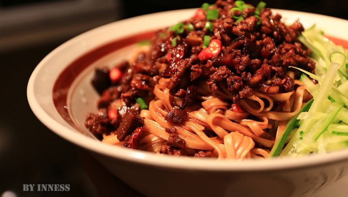 【最强宵夜】香辣牛肉拌面