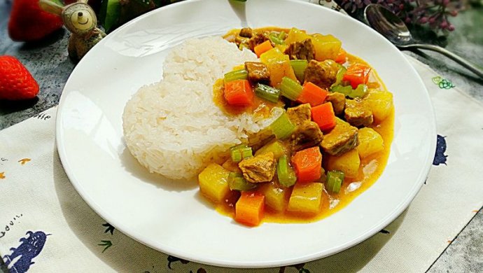 咖喱土豆猪肉盖饭