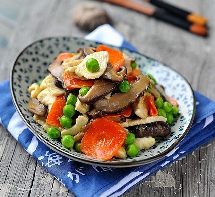 香菇鸡片
