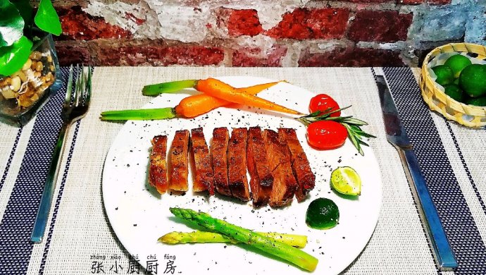 零难度的西冷牛排～在家也可以很有仪式感哦～