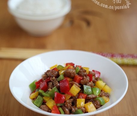 彩椒牛肉粒