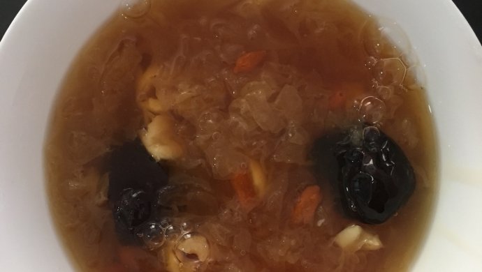 银耳红枣糖水