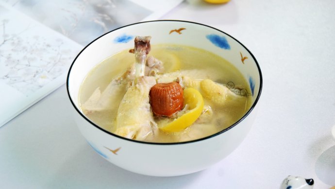 鲜柠檬蜜枣鸡汤