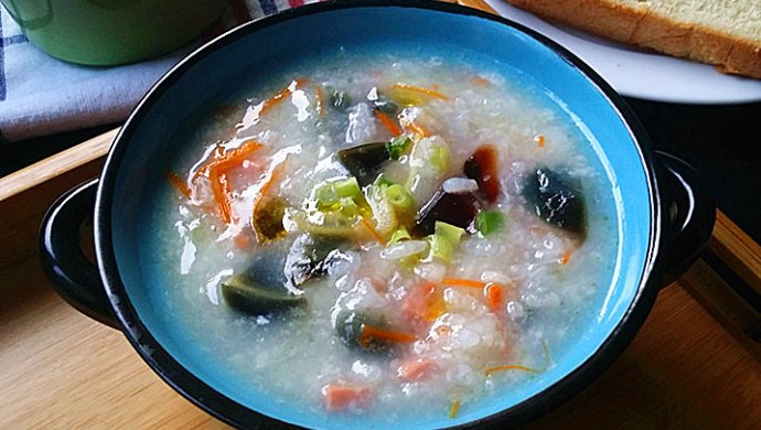 皮蛋火腿蔬菜粥