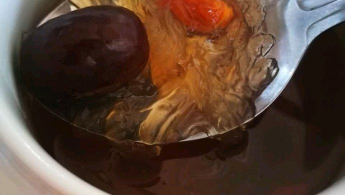 冰糖红枣枸杞炖燕窝