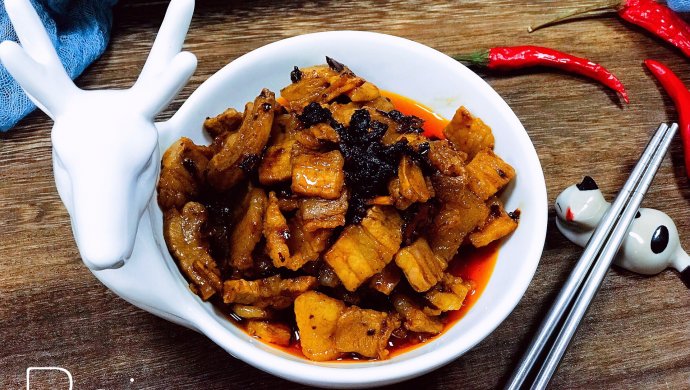 老干妈炒五花肉片