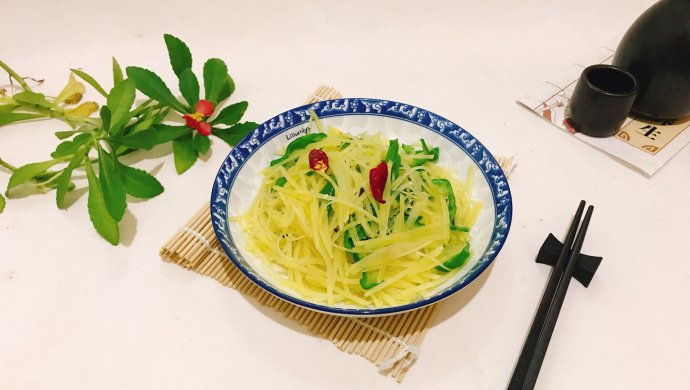 家常青椒土豆丝