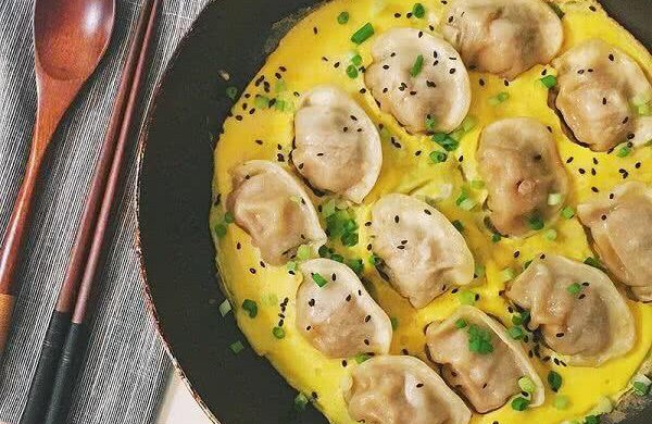 饺子摊上蛋
