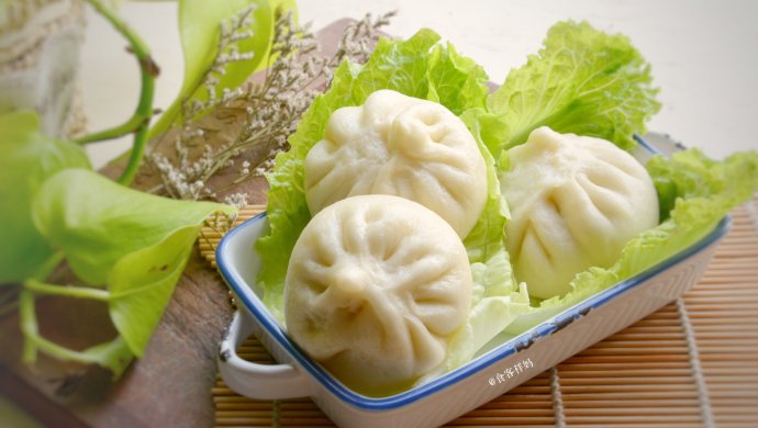 白菜素包子，吃点素的很有必要