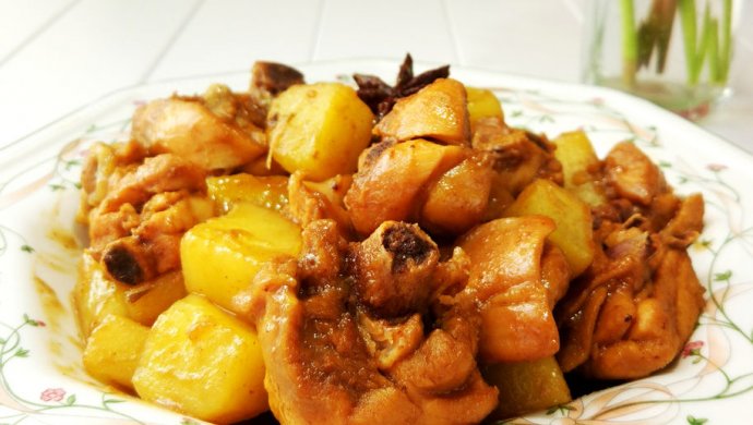 家常土豆焖鸡块