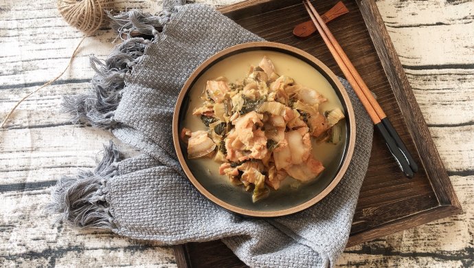 五花肉烩干白菜