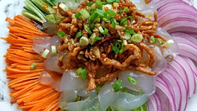 五彩肉丝拉皮