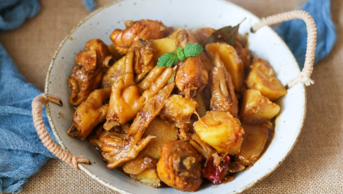鸡肉炖土豆