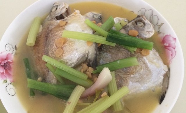 潮州风味：豆瓣酱煮小鲳鱼