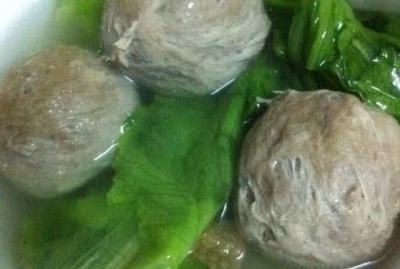 电饭煲煮潮州镇记牛肉丸清汤