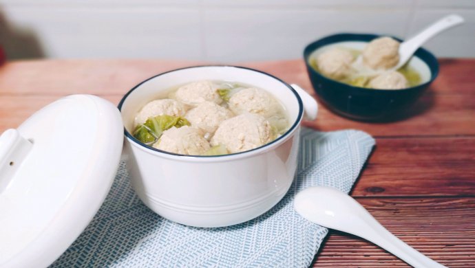 豆腐肉圆子白菜萝卜汤