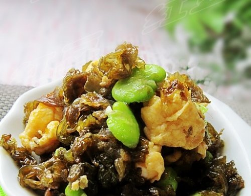 地木耳蚕豆炒鸡蛋