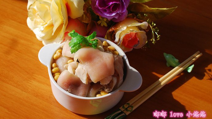 黄豆猪蹄汤