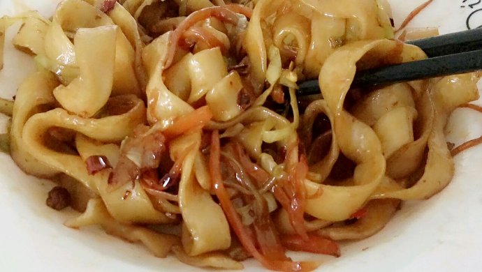素炒刀削面